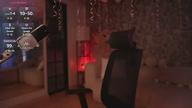 Snapshot of HannahW_ chatting on 10/25/25, 09:20 HannahW online show from 10/25/25, 09:20