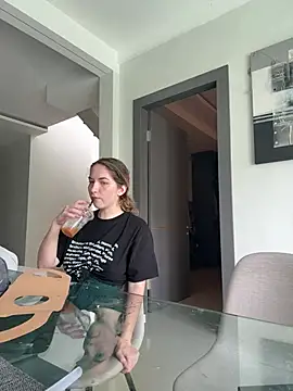 Nura n Sarah online show from 02/06/25, 05:14