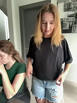 Nura n Sarah online show from 02/09/25, 08:11