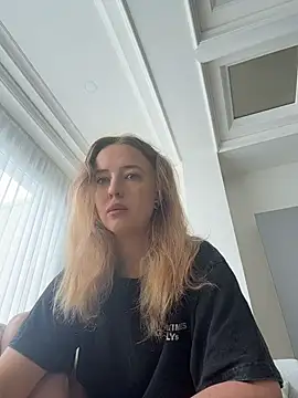 Snapshot of Nura_n_Sarah chatting on 01/08/26, 05:10 Nura n Sarah online show from 01/08/26, 05:10