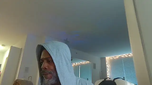 Snapshot of theblacklordmaster chatting on 12/12/24, 04:32 theblacklordmaster online show from 12/12/24, 04:32