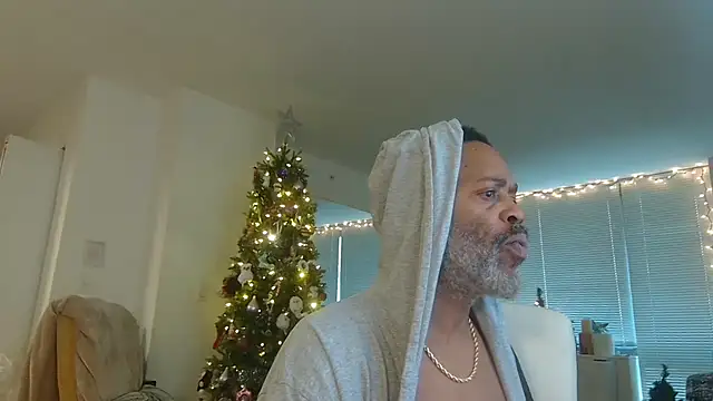 Snapshot of theblacklordmaster chatting on 12/16/24, 03:43 theblacklordmaster online show from 12/16/24, 03:43