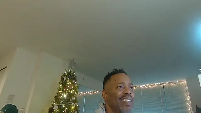 Snapshot of theblacklordmaster chatting on 12/18/24, 01:23 theblacklordmaster online show from 12/18/24, 01:23