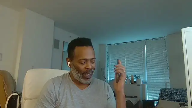 Snapshot of theblacklordmaster chatting on 01/13/25, 06:49 theblacklordmaster online show from 01/13/25, 06:49