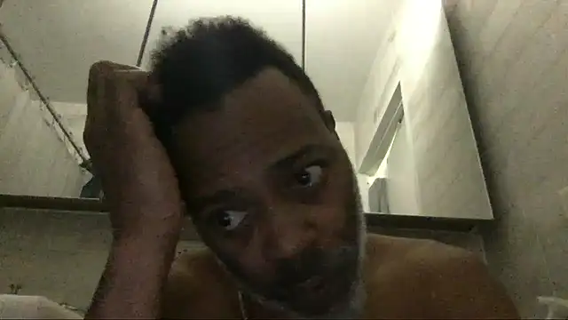 Snapshot of theblacklordmaster chatting on 01/15/25, 12:58 theblacklordmaster online show from 01/15/25, 12:58