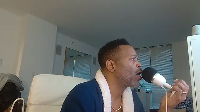 Snapshot of theblacklordmaster chatting on 02/06/25, 01:10 theblacklordmaster online show from 02/06/25, 01:10