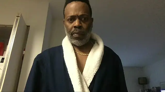 Snapshot of theblacklordmaster chatting on 02/13/25, 01:37 theblacklordmaster online show from 02/13/25, 01:37