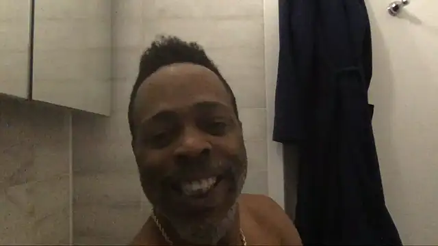 Snapshot of theblacklordmaster chatting on 02/24/25, 12:26 theblacklordmaster online show from 02/24/25, 12:26