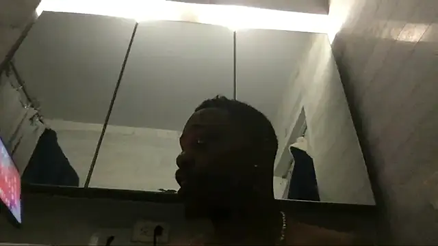 Snapshot of theblacklordmaster chatting on 03/10/25, 11:53 theblacklordmaster online show from 03/10/25, 11:53