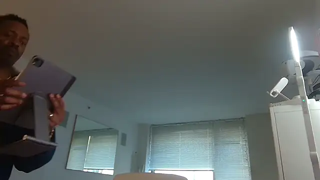 Snapshot of theblacklordmaster chatting on 03/21/25, 01:23 theblacklordmaster online show from 03/21/25, 01:23