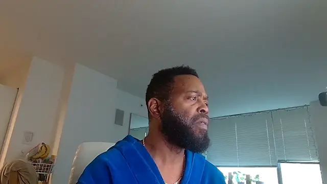 Snapshot of theblacklordmaster chatting on 10/17/25, 01:03 theblacklordmaster online show from 10/17/25, 01:03