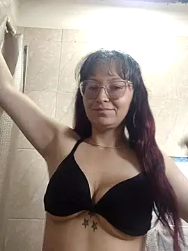 Snapshot of ERIS666 chatting on 04/12/26, 06:46 ERIS666 online show from 04/12/26, 06:46