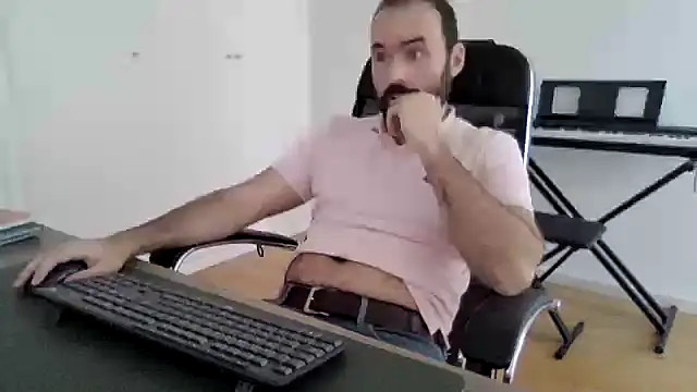 Snapshot of joaodias_97 chatting on 03/29/26, 03:01 joaodias 97 online show from 03/29/26, 03:01