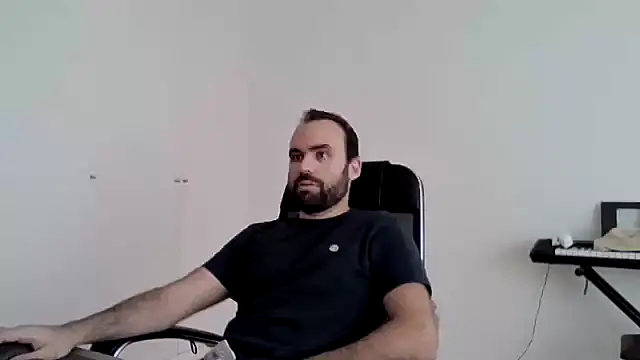 Snapshot of joaodias_97 chatting on 04/10/26, 04:12 joaodias 97 online show from 04/10/26, 04:12