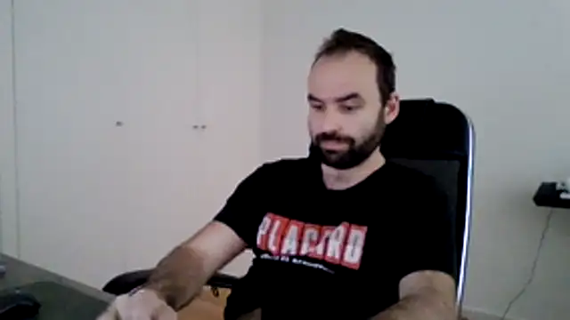 Snapshot of joaodias_97 chatting on 04/11/26, 02:32 joaodias 97 online show from 04/11/26, 02:32