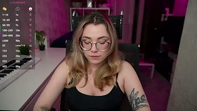 RemyCute online show from 10/02/25, 03:30