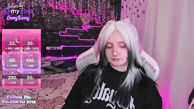 EmmyBunny online show from 02/10/25, 05:41