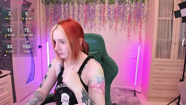 EmmyBunny online show from 04/18/26, 02:43