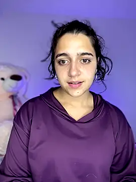 Alicia Ruiz online show from 11/05/25, 01:05