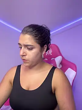 Alicia Ruiz online show from 01/13/26, 06:13