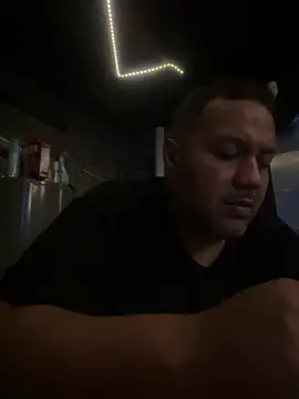 Snapshot of bigzae82 chatting on 01/27/25, 07:03 bigzae82 online show from 01/27/25, 07:03