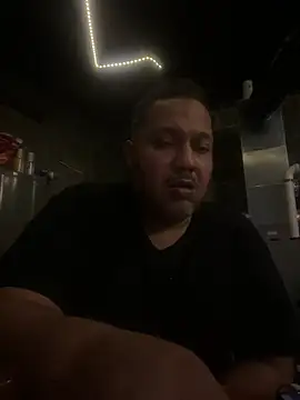 Snapshot of bigzae82 chatting on 01/28/25, 05:32 bigzae82 online show from 01/28/25, 05:32