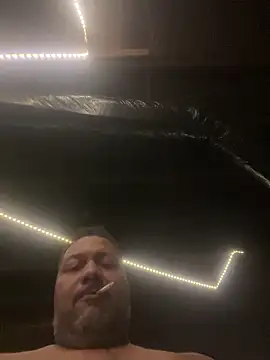 Snapshot of bigzae82 chatting on 03/06/25, 08:08 bigzae82 online show from 03/06/25, 08:08