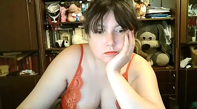 Snapshot of CarrieQPeach chatting on 12/12/24, 07:04 CarrieQPeach online show from 12/12/24, 07:04