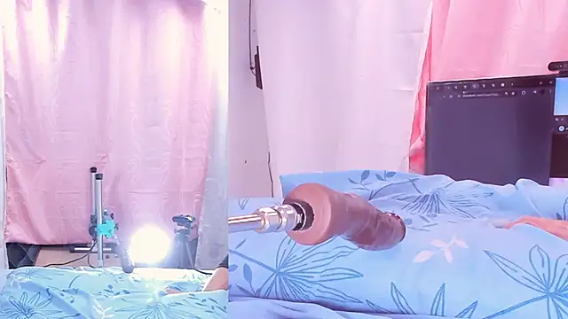 Snapshot of Aleska_James chatting on 09/20/25, 12:39 Aleska James online show from 09/20/25, 12:39