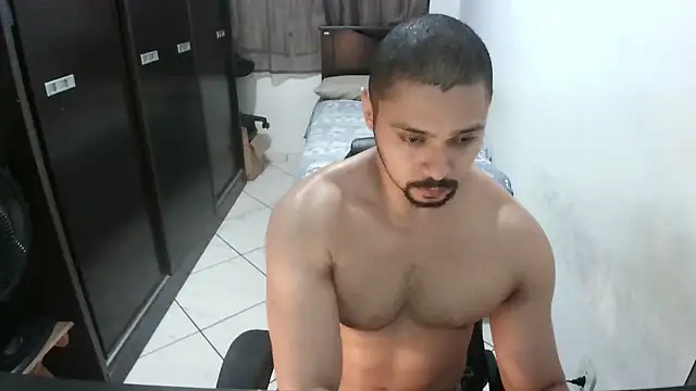 Snapshot of Brian_Aries chatting on 01/10/26, 03:52 Brian Aries online show from 01/10/26, 03:52