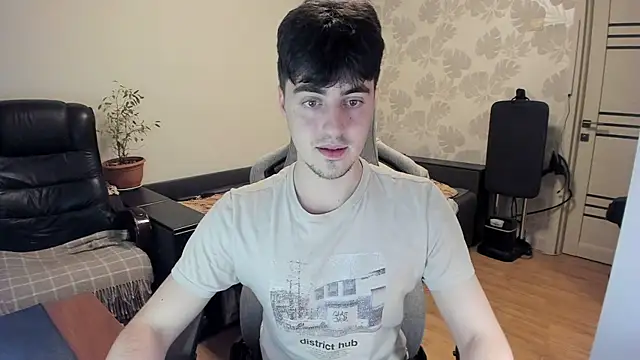 Snapshot of Knuckles17 chatting on 11/24/25, 01:11 Knuckles17 online show from 11/24/25, 01:11