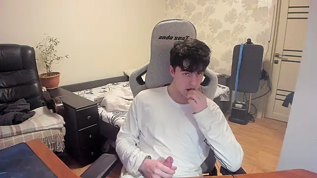 Knuckles17 online show from 12/19/25, 12:34