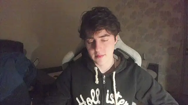 Snapshot of Knuckles17 chatting on 04/27/26, 06:06 Knuckles17 online show from 04/27/26, 06:06