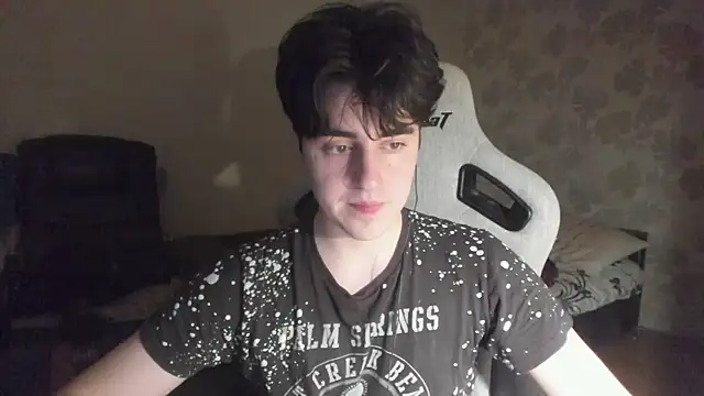 Snapshot of Knuckles17 chatting on 06/13/26, 11:02 Knuckles17 online show from 06/13/26, 11:02