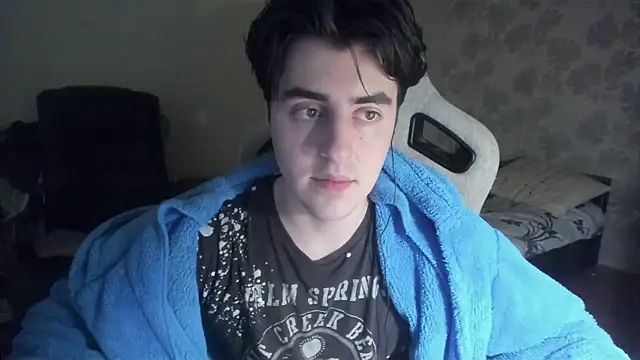 Snapshot of Knuckles17 chatting on 06/14/26, 02:24 Knuckles17 online show from 06/14/26, 02:24