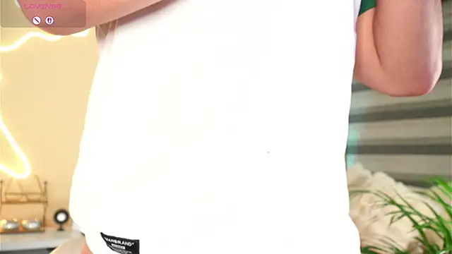 Snapshot of MatiasKorn chatting on 11/06/25, 05:52 MatiasKorn online show from 11/06/25, 05:52