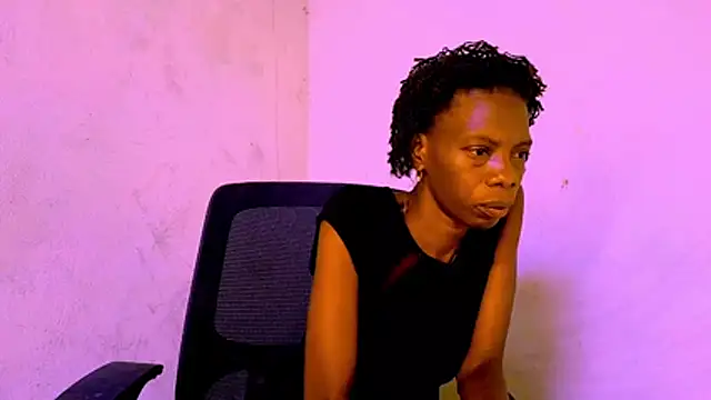 Snapshot of nzanizy chatting on 12/03/25, 04:27 nzanizy online show from 12/03/25, 04:27