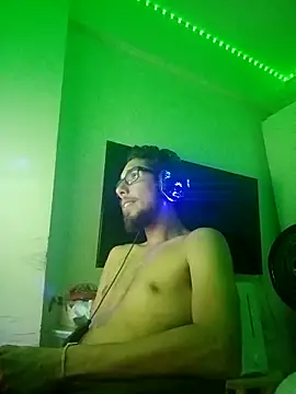 Snapshot of Mateusoliver7 chatting on 03/13/26, 09:43 Mateusoliver7 online show from 03/13/26, 09:43