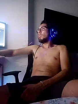 Snapshot of Mateusoliver7 chatting on 04/08/26, 11:48 Mateusoliver7 online show from 04/08/26, 11:48