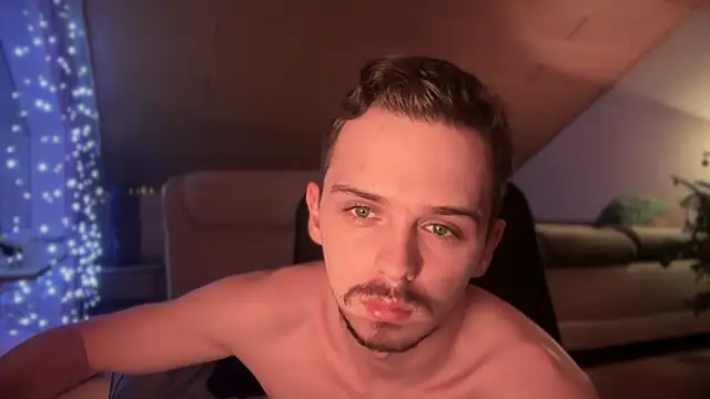 naked psy online show from 01/10/25, 04:44