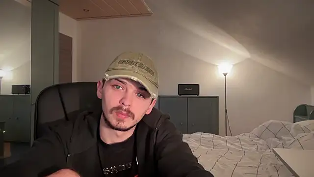 naked psy online show from 01/18/25, 09:13