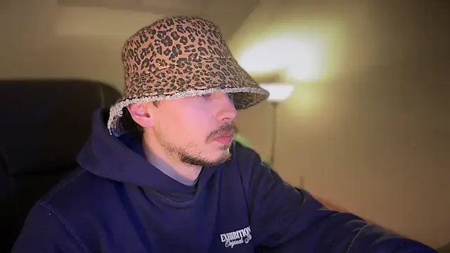 naked psy online show from 03/12/25, 03:46