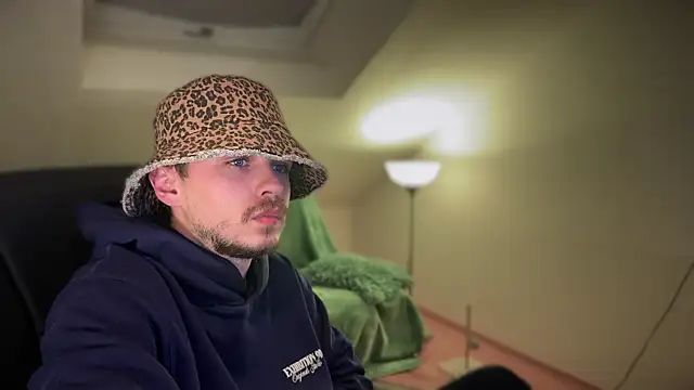 naked psy online show from 03/15/25, 10:44