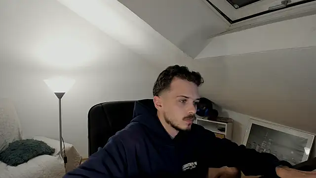 naked psy online show from 09/15/25, 10:32