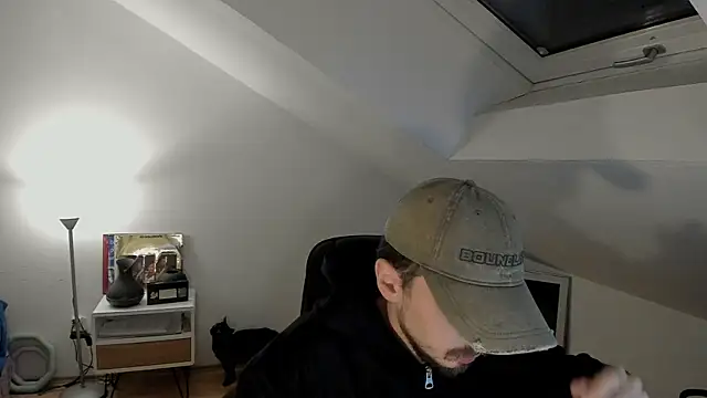 naked psy online show from 10/28/25, 01:09