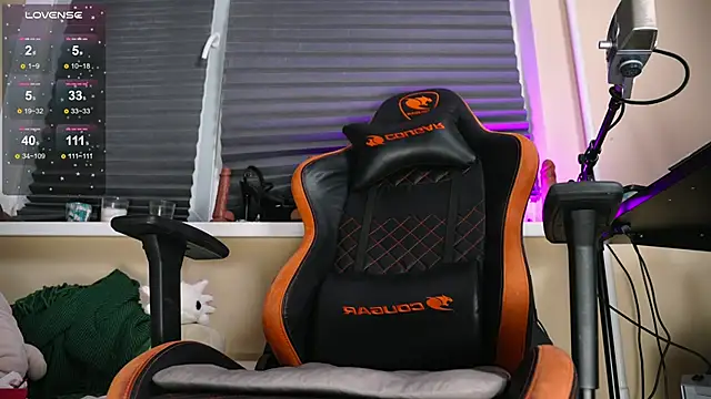 Snapshot of BlueCherryy chatting on 01/27/25, 06:41 BlueCherryy online show from 01/27/25, 06:41