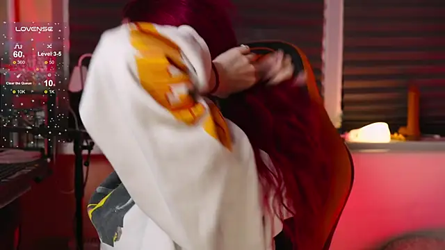 Snapshot of BlueCherryy chatting on 10/13/25, 05:57 BlueCherryy online show from 10/13/25, 05:57