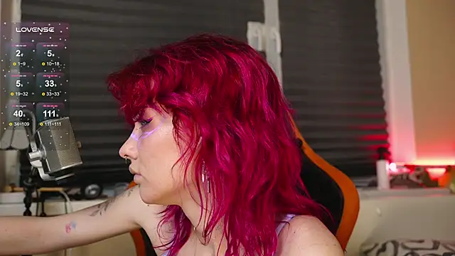 Snapshot of BlueCherryy chatting on 11/03/25, 06:53 BlueCherryy online show from 11/03/25, 06:53