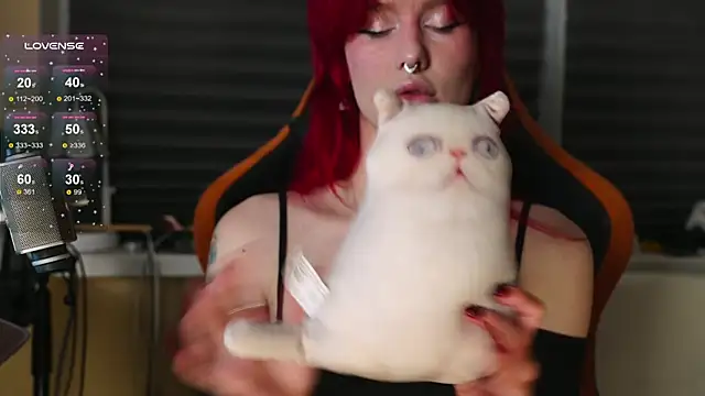 BlueCherryy online show from 11/11/25, 07:03