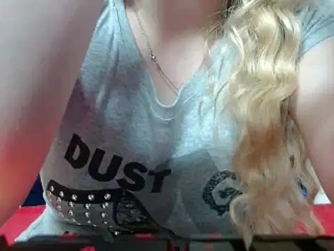 69liamilk69 online show from 12/28/24, 03:37